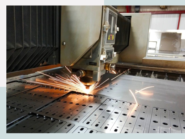 Лазерная резка металла в Нефтеюганске от 610 руб.